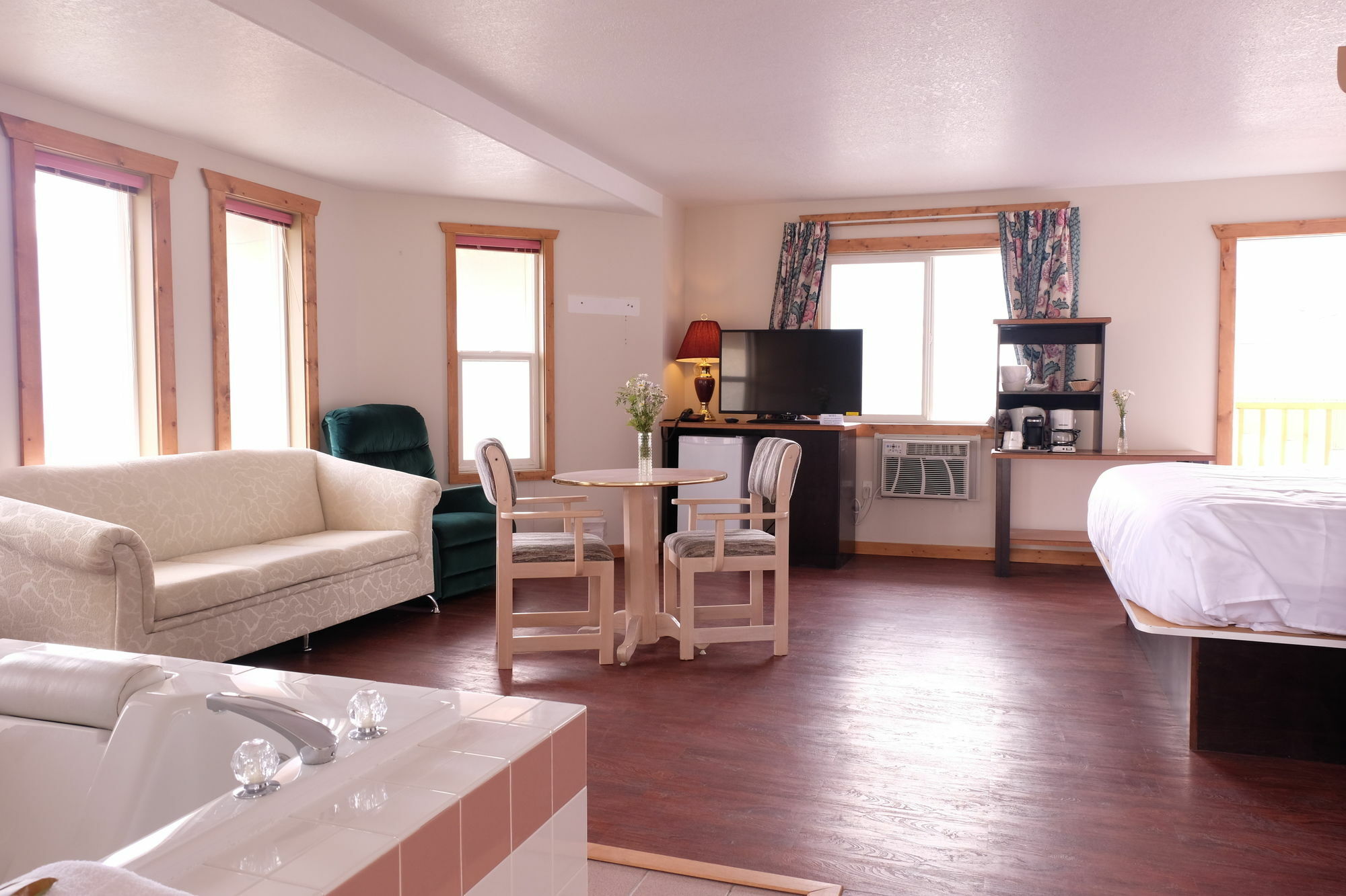 Golden Village Lodge Экстерьер фото